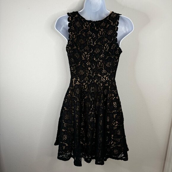 City Studio Nude Dress Black Lace Overlay Sleeveless Formal Dress Juniors Size 5 - Picture 5 of 11